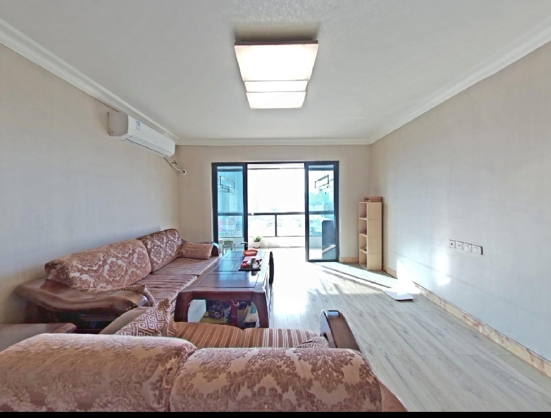 碧桂园4室2厅143.5平米113万元